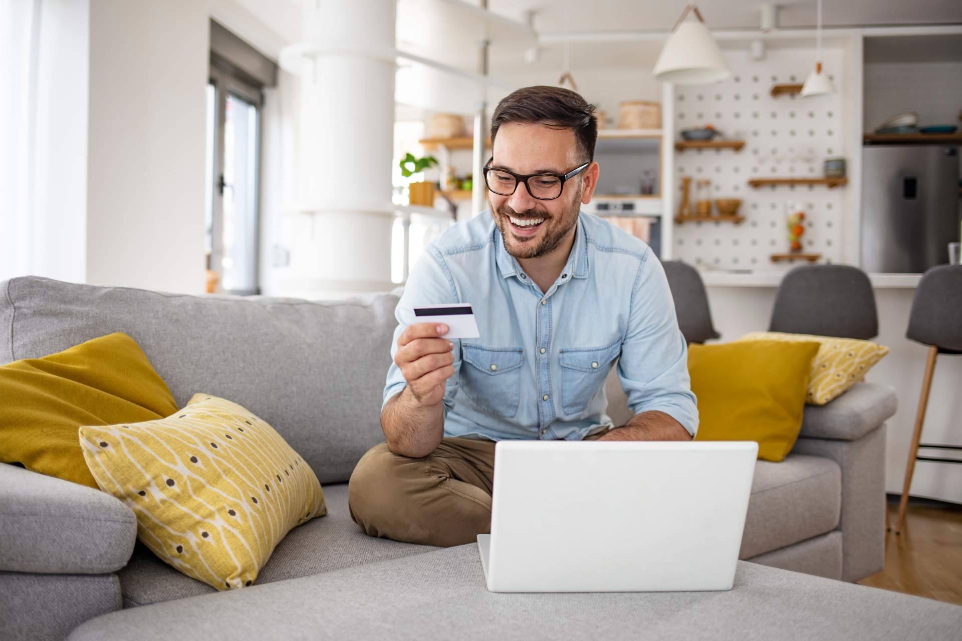 FuelYourBrands ofrece una herramienta para diseñar en minutos campañas de marketing de influencers para el Black Friday