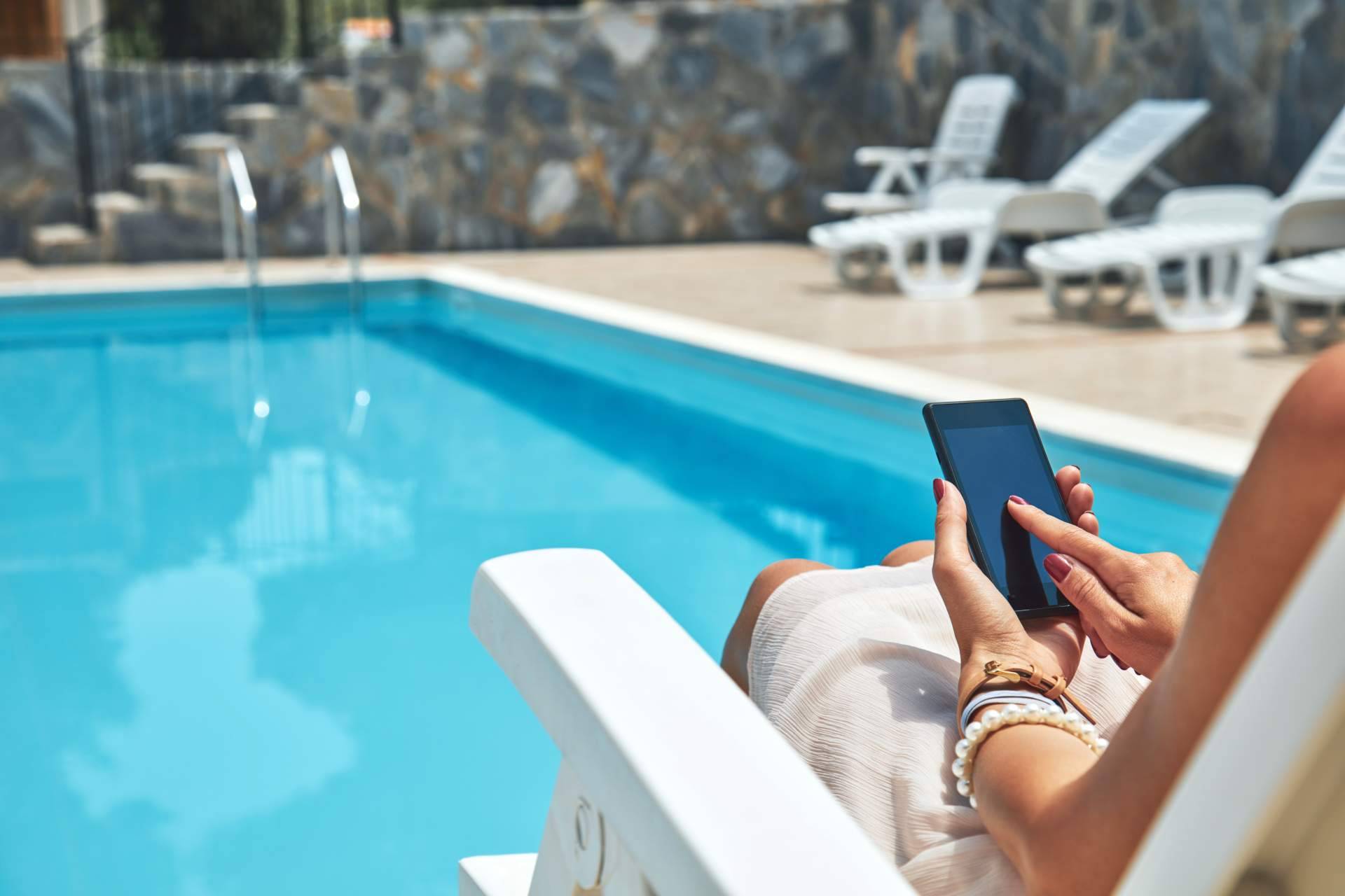 El problema de la falta de cobertura móvil en hoteles y la solución que propone LAMARTEL telecom