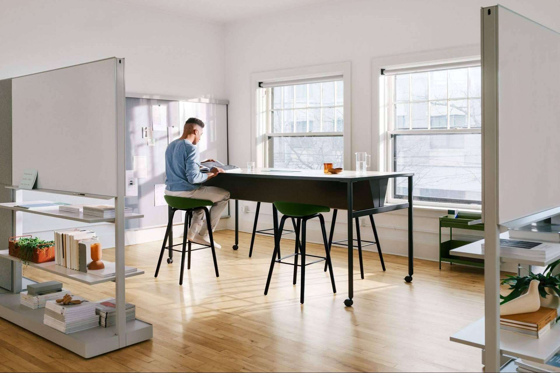 Distrito HM transforma los espacios de trabajo con mobiliario de oficinas moderno e innovador