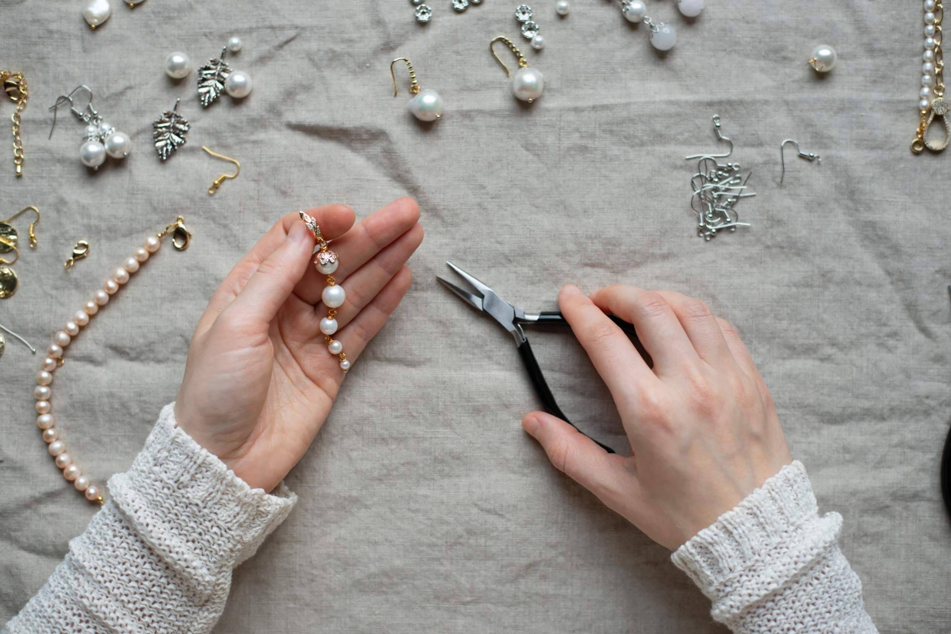 DAMANTI combina enseñanza y tradición en joyería con cursos y un taller de reparación