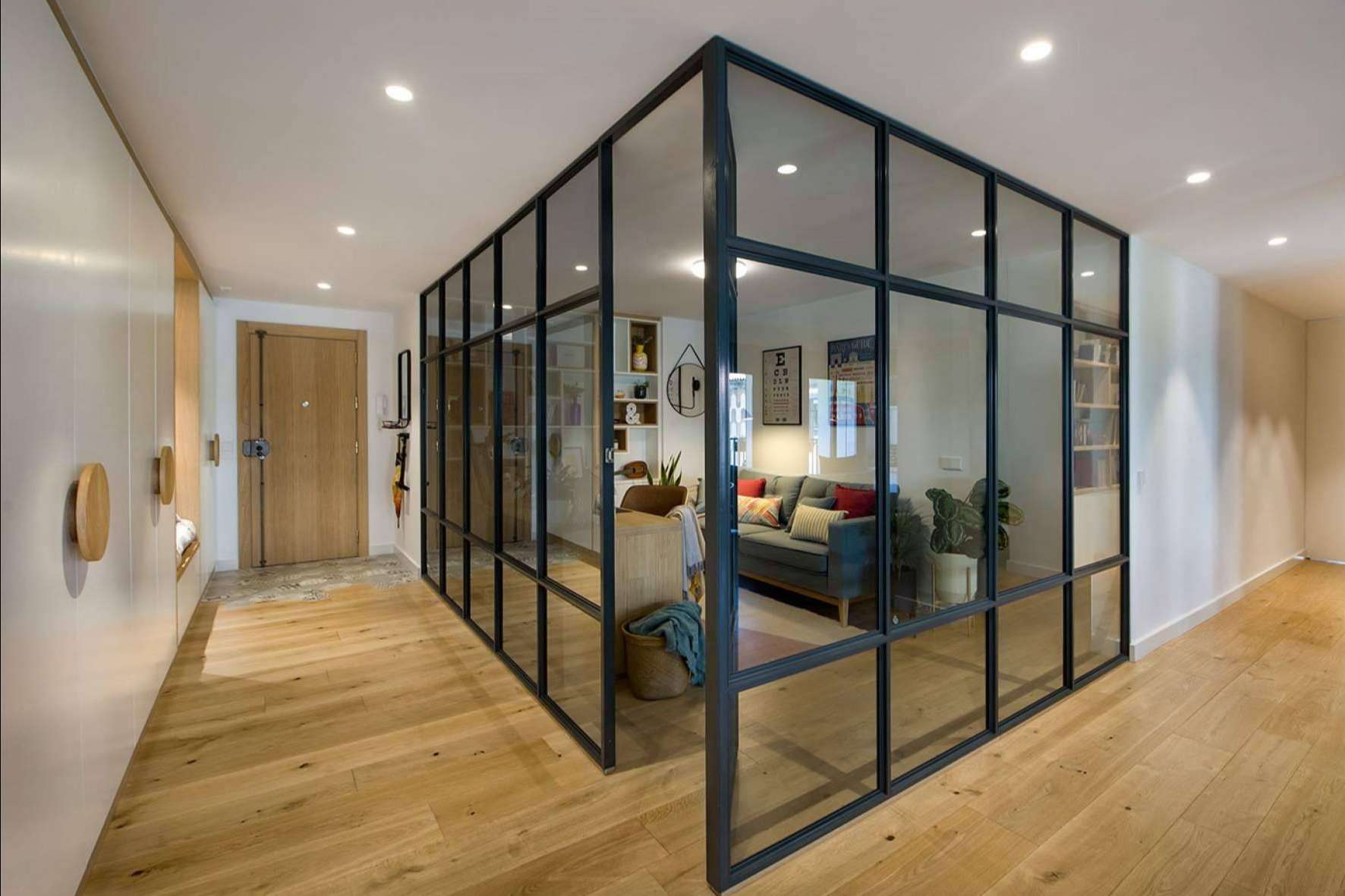 Cerrajería Aimet impulsa el diseño de interiores con ventanas de estilo industrial de hierro y cristal