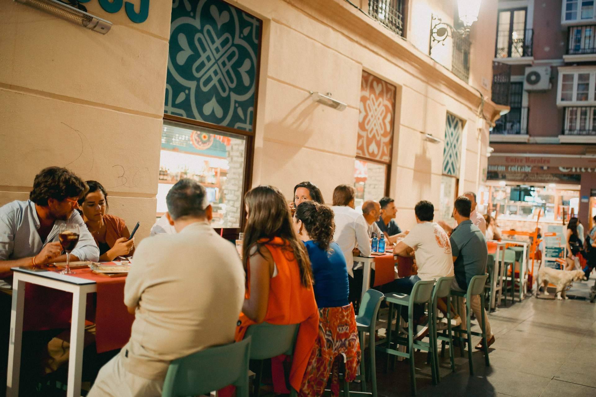 Casaamigos, tapas, cócteles y una terraza única en el corazón de Málaga
