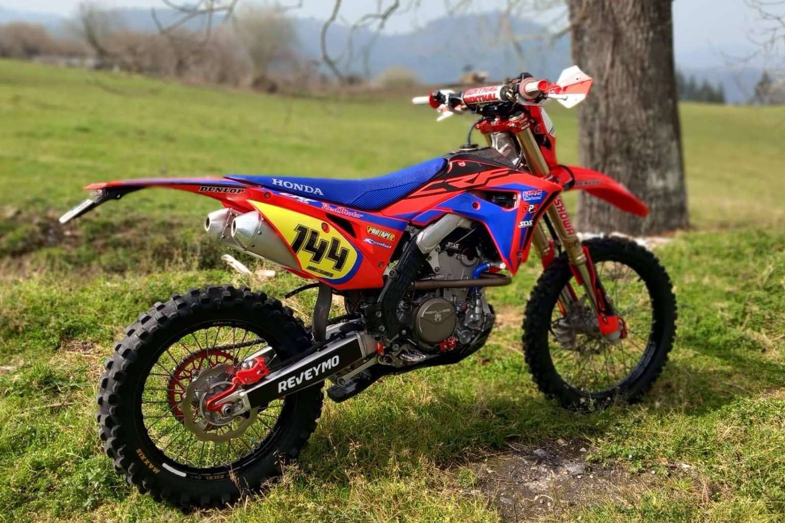 ADHESIVOSEMBARRADOS, soluciones personalizadas en adhesivos y plásticos para motos off-road