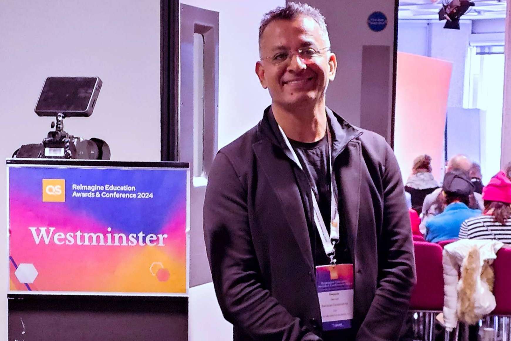 Hermel Balcázar en los QS Reimagine Education Awards. La educación tiene el poder de transformar vidas y sociedades
