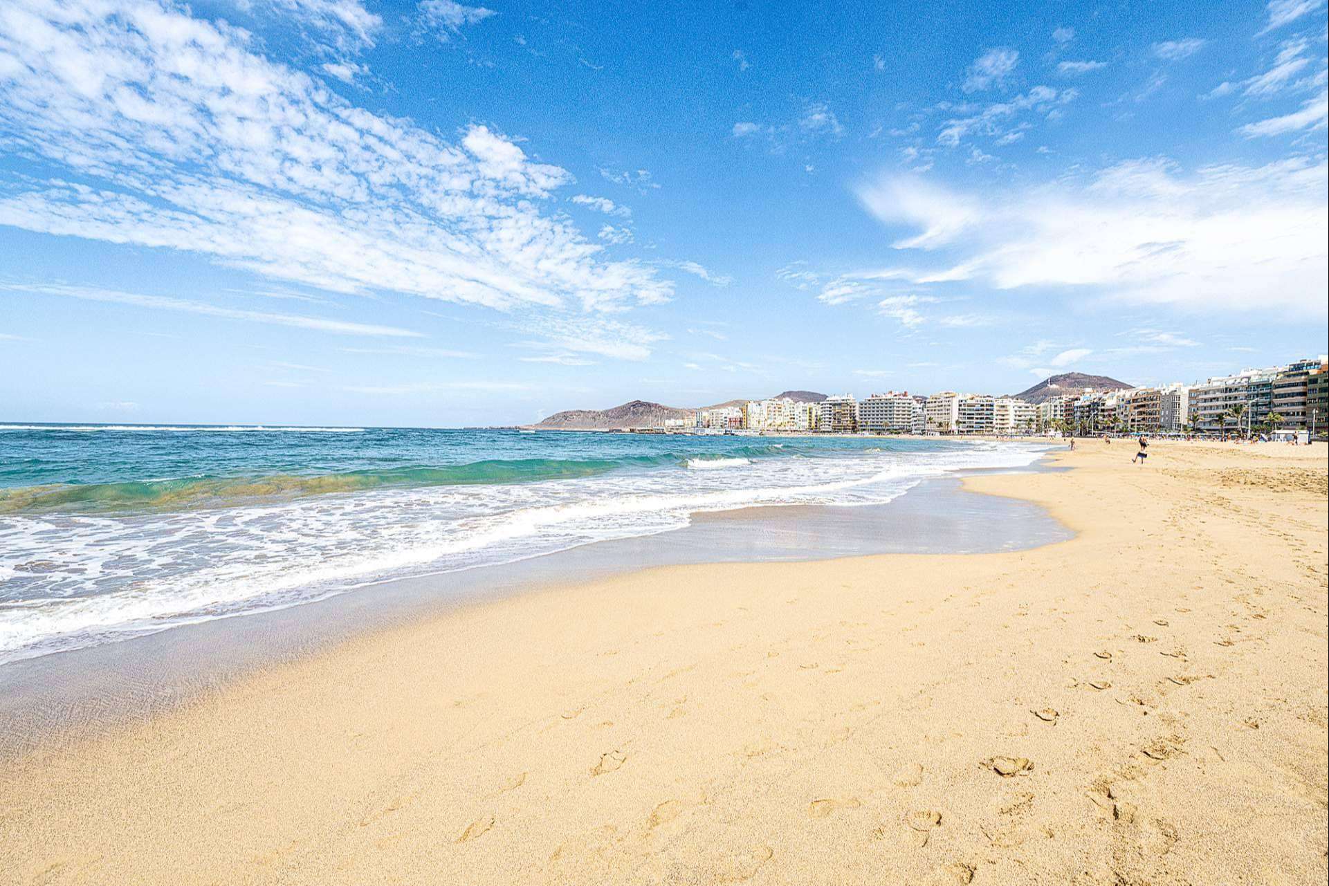 Rooms Canteras Boutique Hostal ofrece alojamiento moderno y asequible a pasos de la Playa de Las Canteras