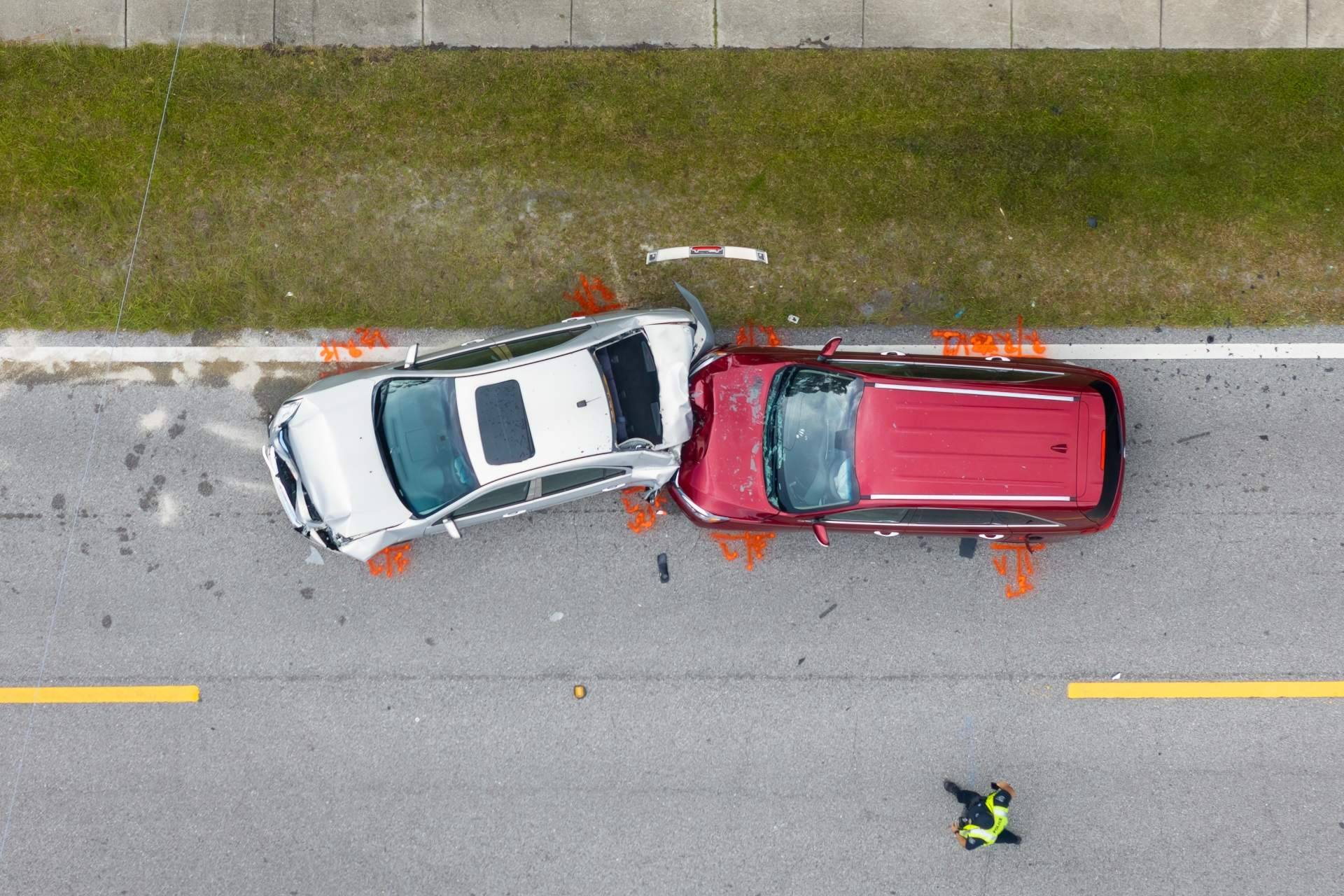 Accidentes de coche con colisión múltiple, responsabilidad y compensaciones legales