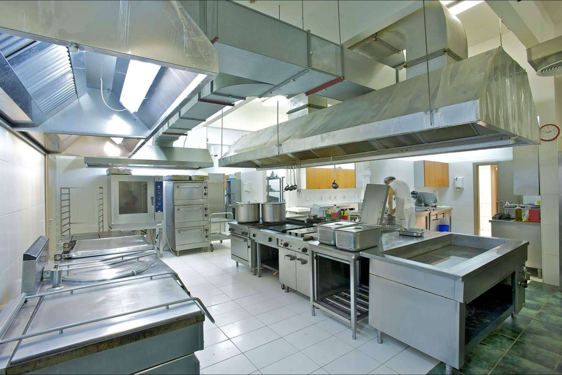Rodila Plus, referente en Zaragoza en la limpieza de campanas extractoras para cocinas industriales