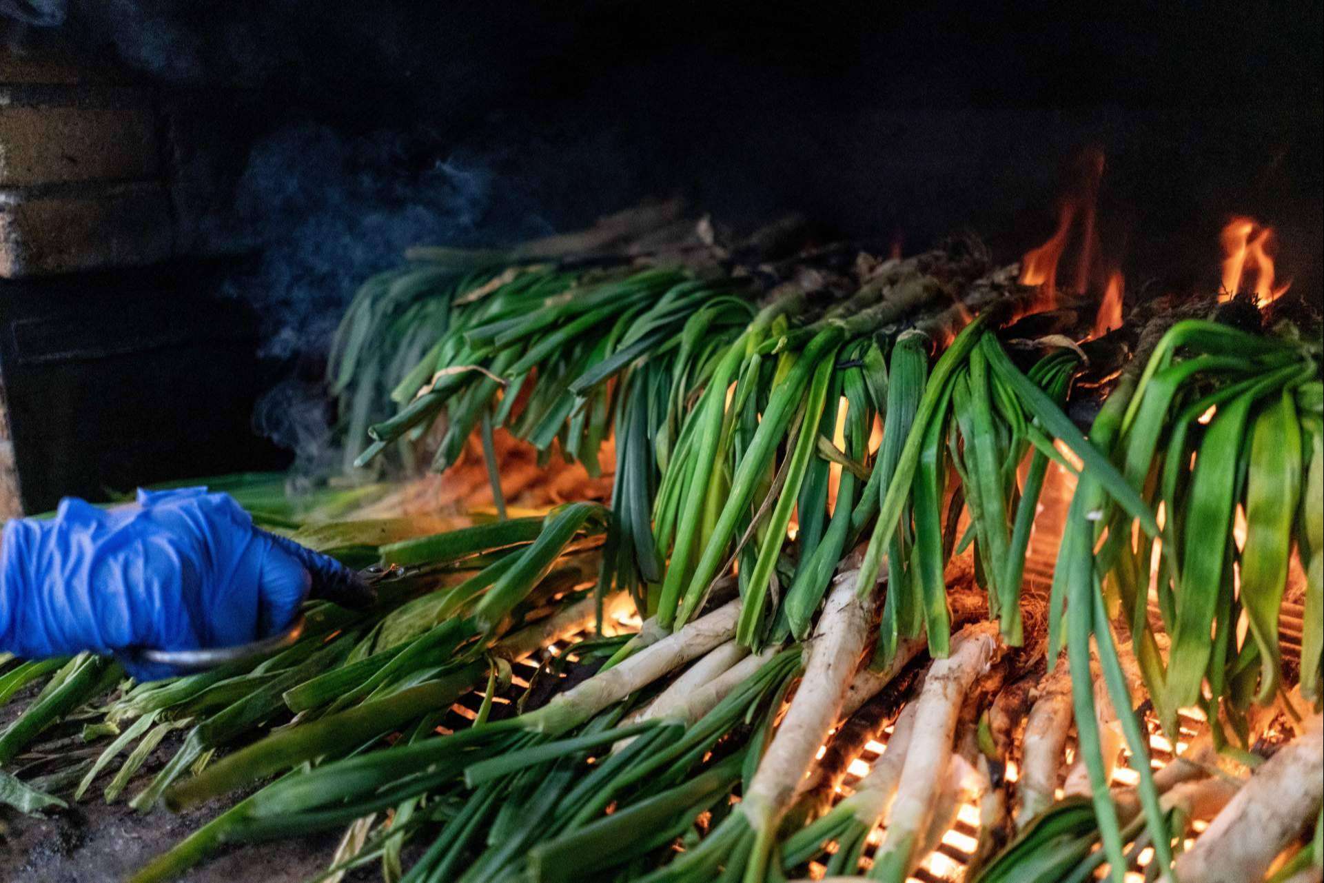 Pasa Tapas convierte la calçotada en una experiencia gastronómica imprescindible en Barcelona