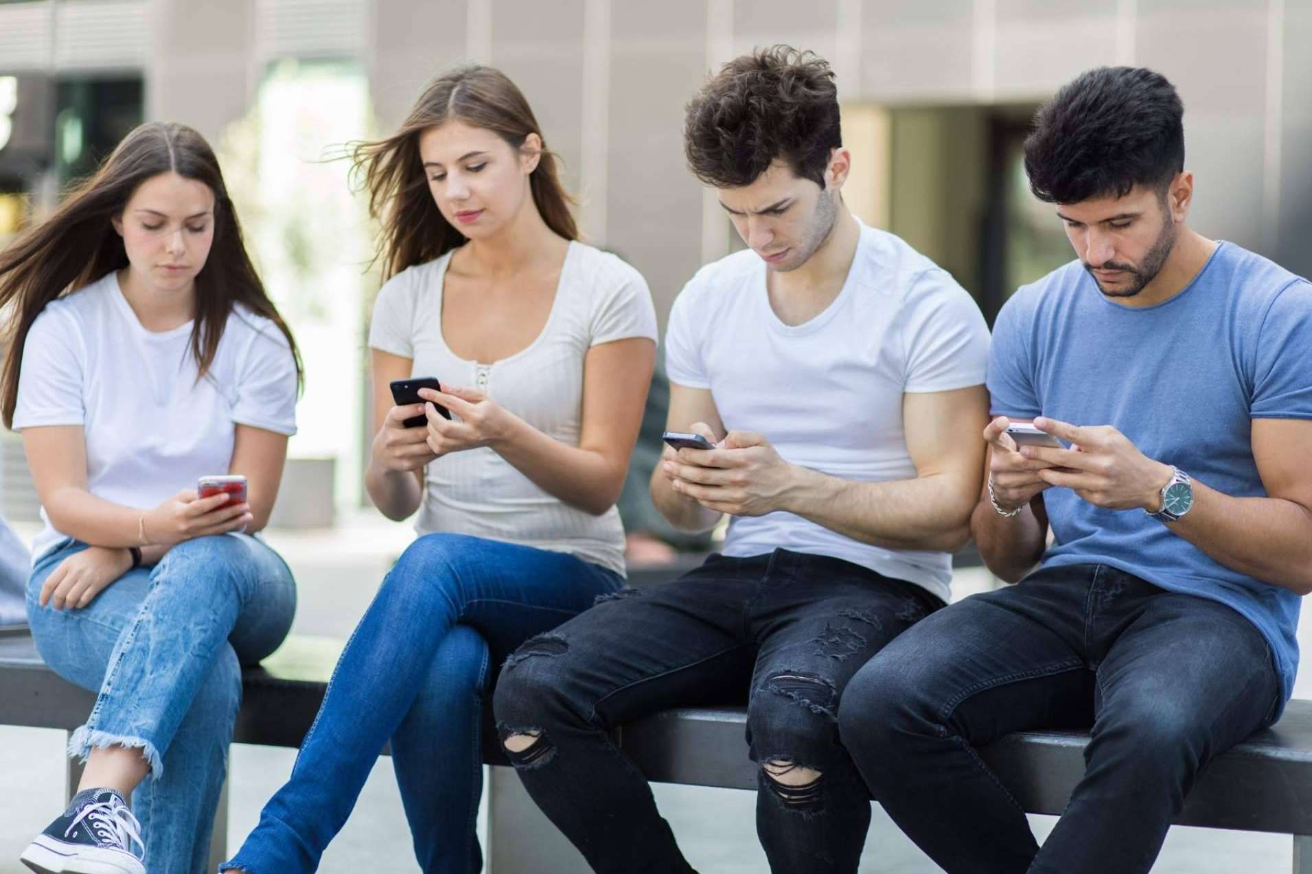 Adicción digital; cuando el móvil se convierte en una dependencia peligrosa