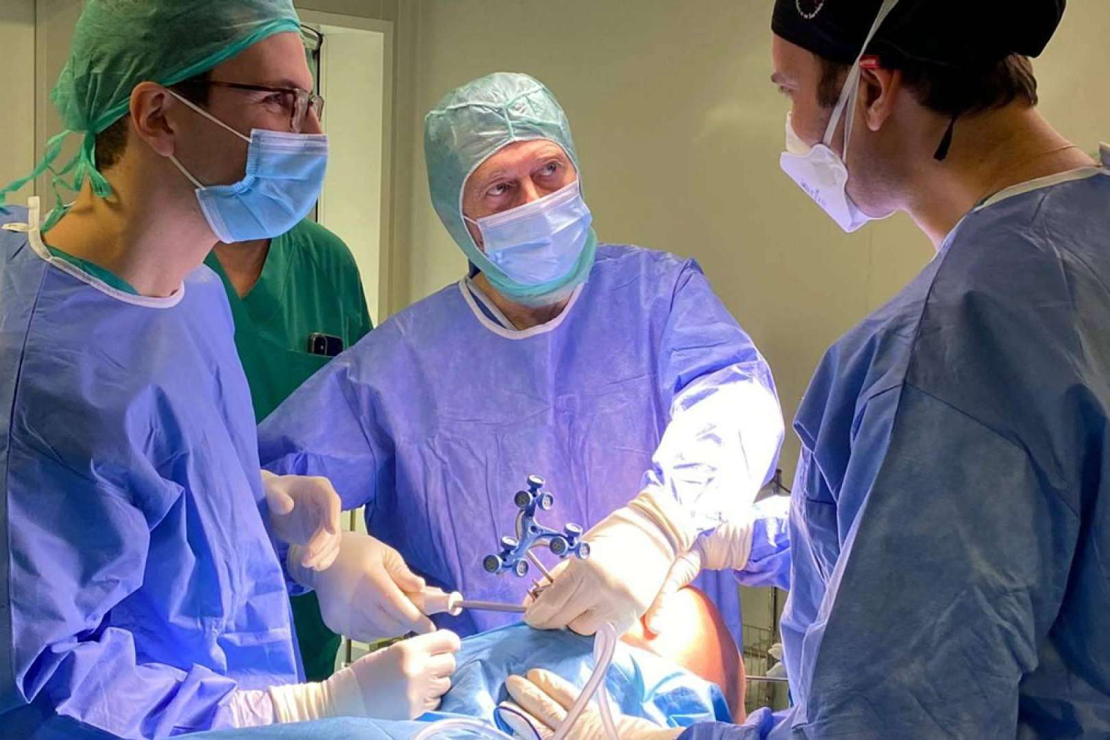 Innovación y Precisión en la Cirugía de Prótesis de Rodilla
