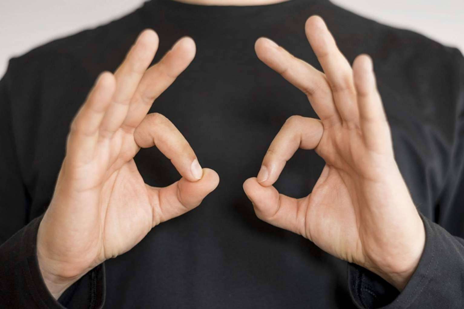 Canal Sénior fomenta la accesibilidad y el aprendizaje con un ciclo de Lengua de Signos