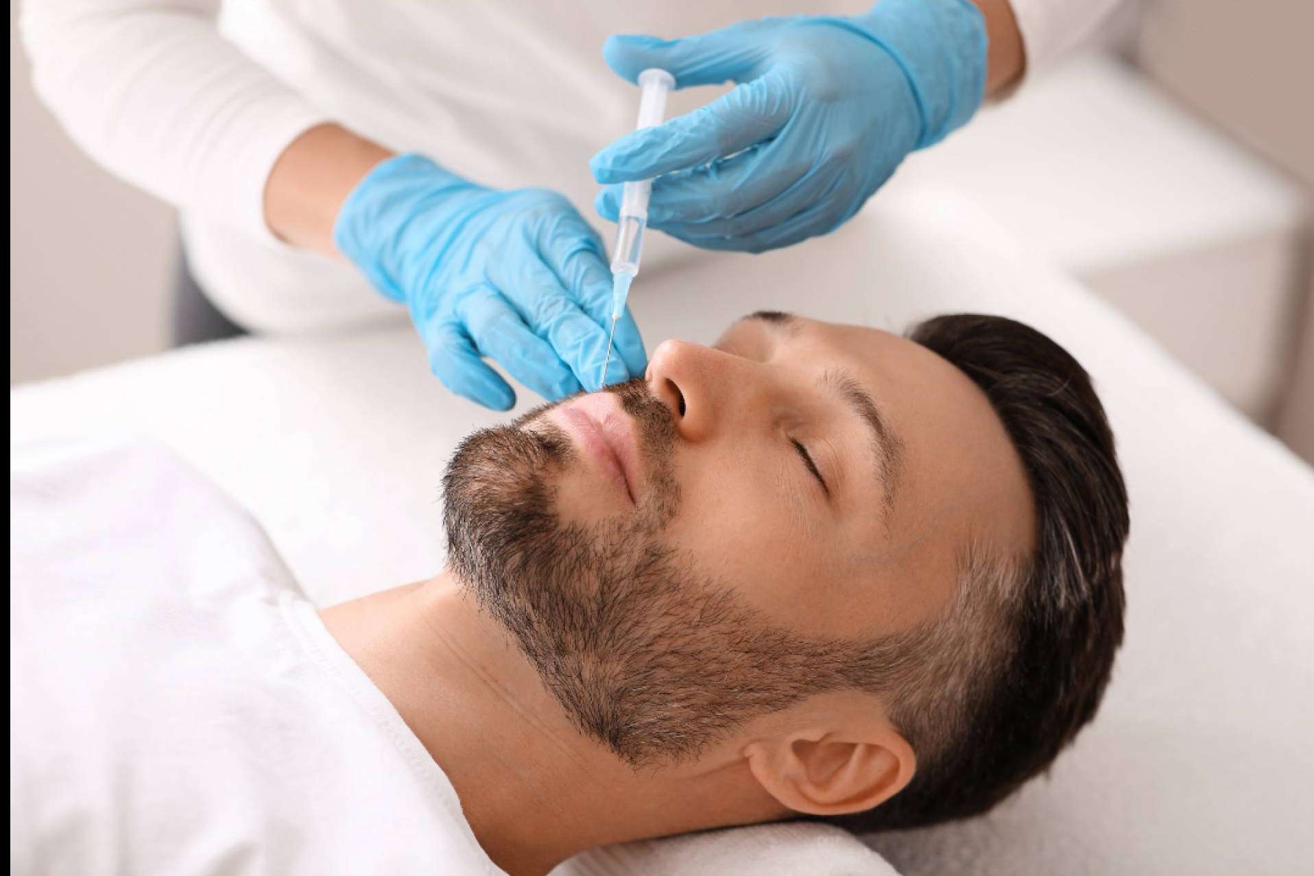 Tendencias en medicina estética para hombres, según la clínica de la Dra. Cecilia Arthur