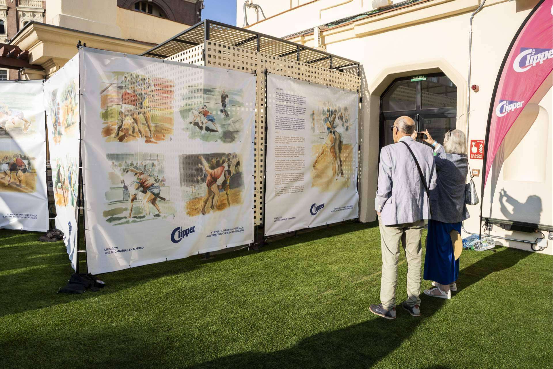 Clipper en la Lucha Canaria a Madrid con una exposición única de Ciro Miró