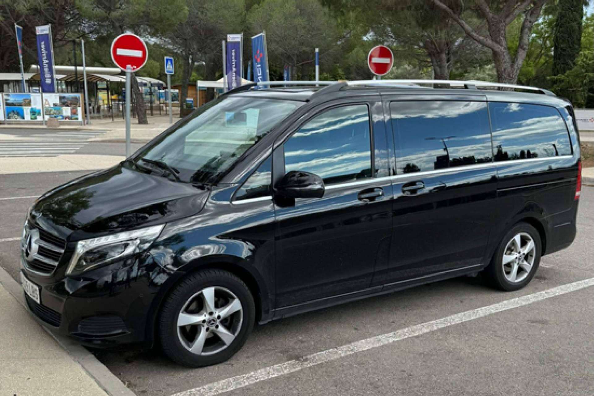 Crecen los traslados privados en España; Barcelona y Madrid lideran la demanda de vehiculos con conductor