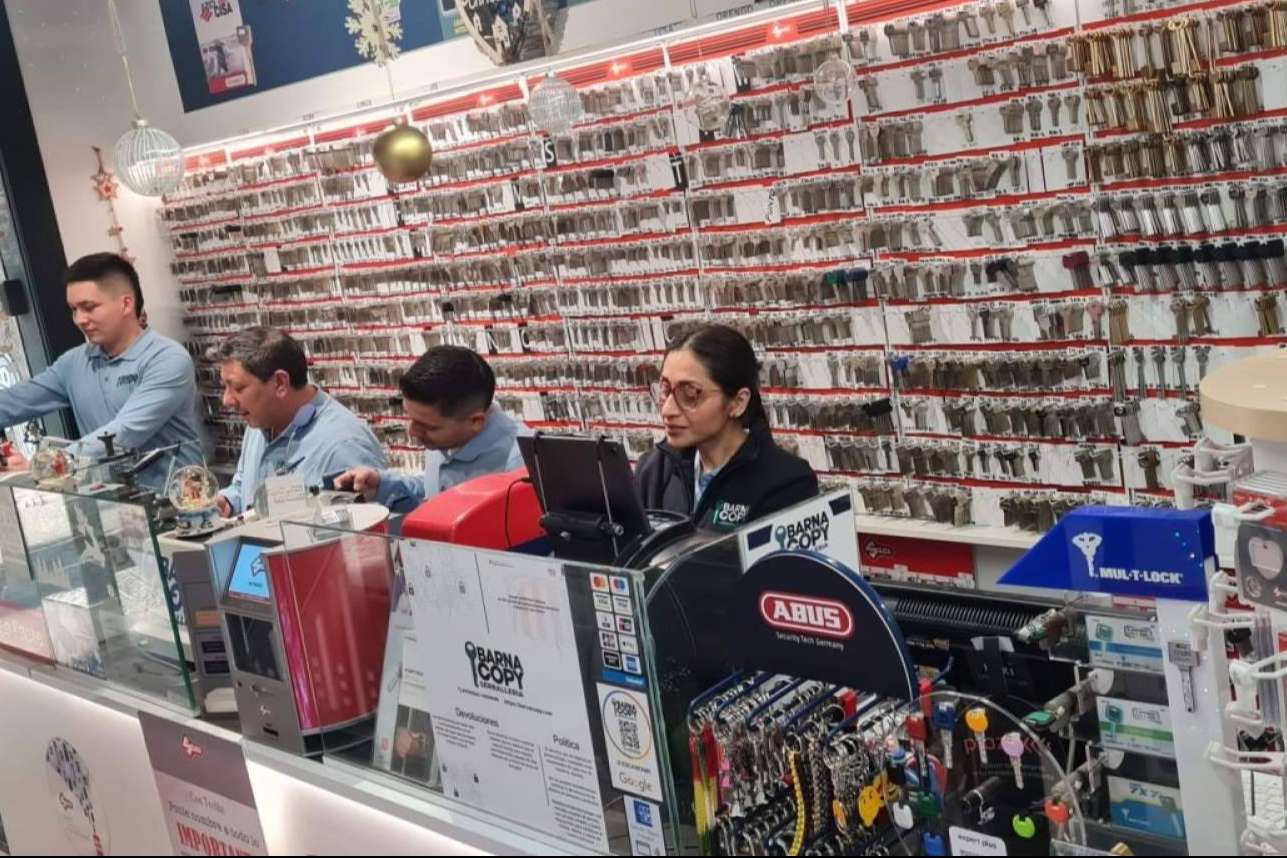 Barnacopy automatiza el proceso de duplicado de mandos de garaje con equipamiento de última generación