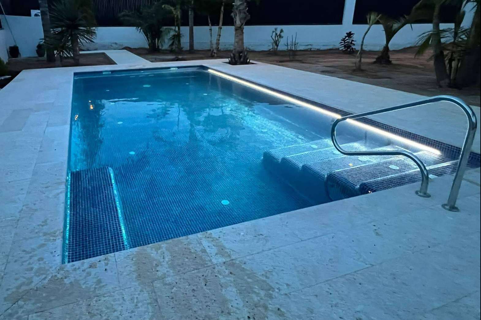 Empresa europea lanza dispositivo que minimiza el uso de químicos en el mantenimiento de piscinas