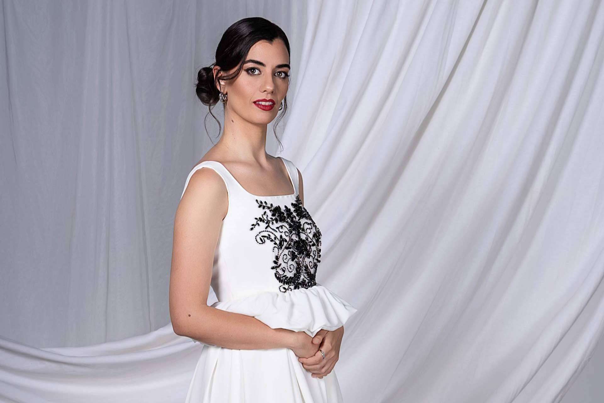 Protagonista en ¡Hola! y Lucia se casa, la colección deValérie Moreau que todos comentan