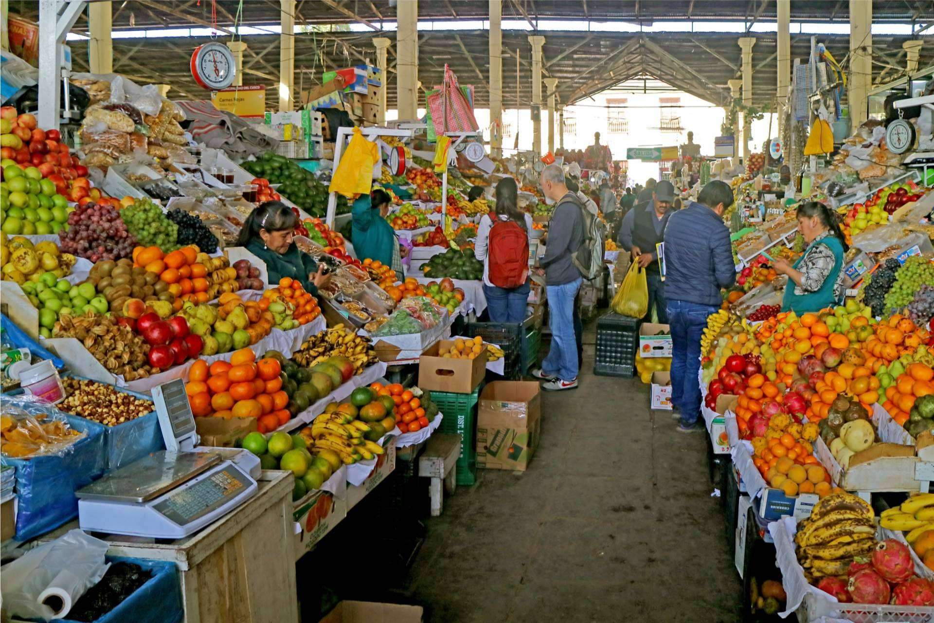 Mercado de San Pedro; tradición, color y vida cotidiana en el corazón de Cusco