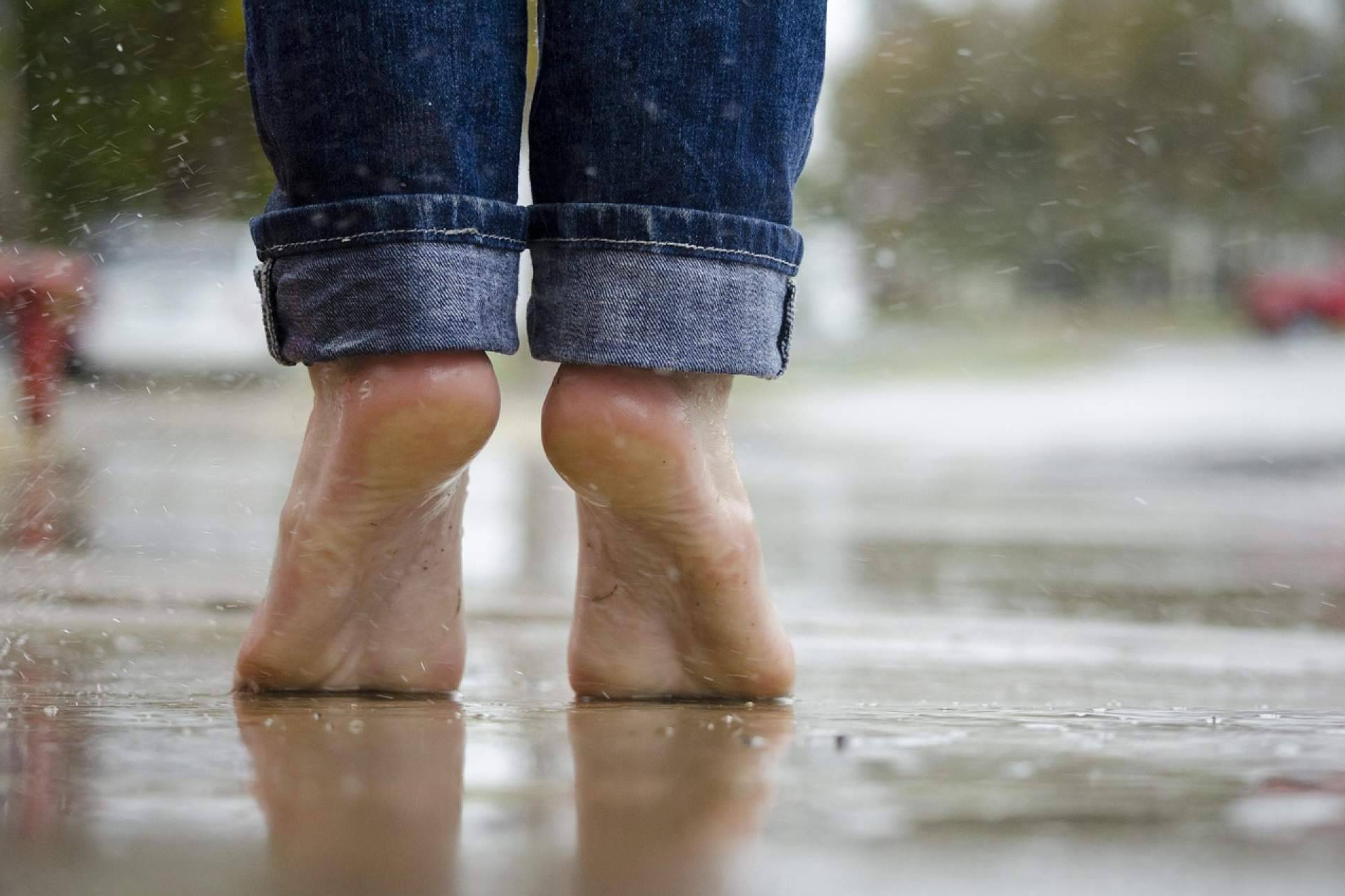 De la rigidez al movimiento libre; claves para la transición al calzado barefoot en adultos