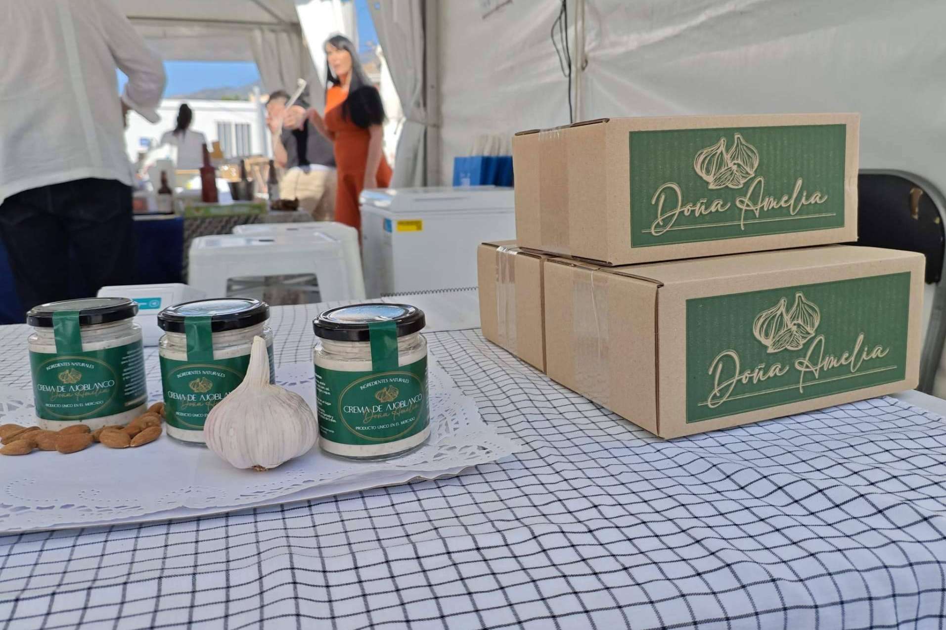 El ajoblanco para untar revoluciona su consumo con la receta familiar de Doña Amelia, ahora disponible online