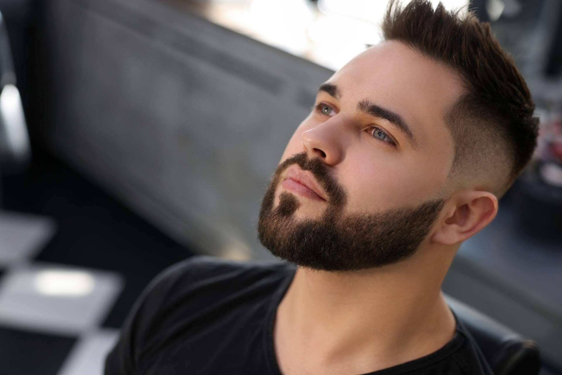 His Barbería presenta las tendencias de verano en cortes de cabello y barbas para caballeros