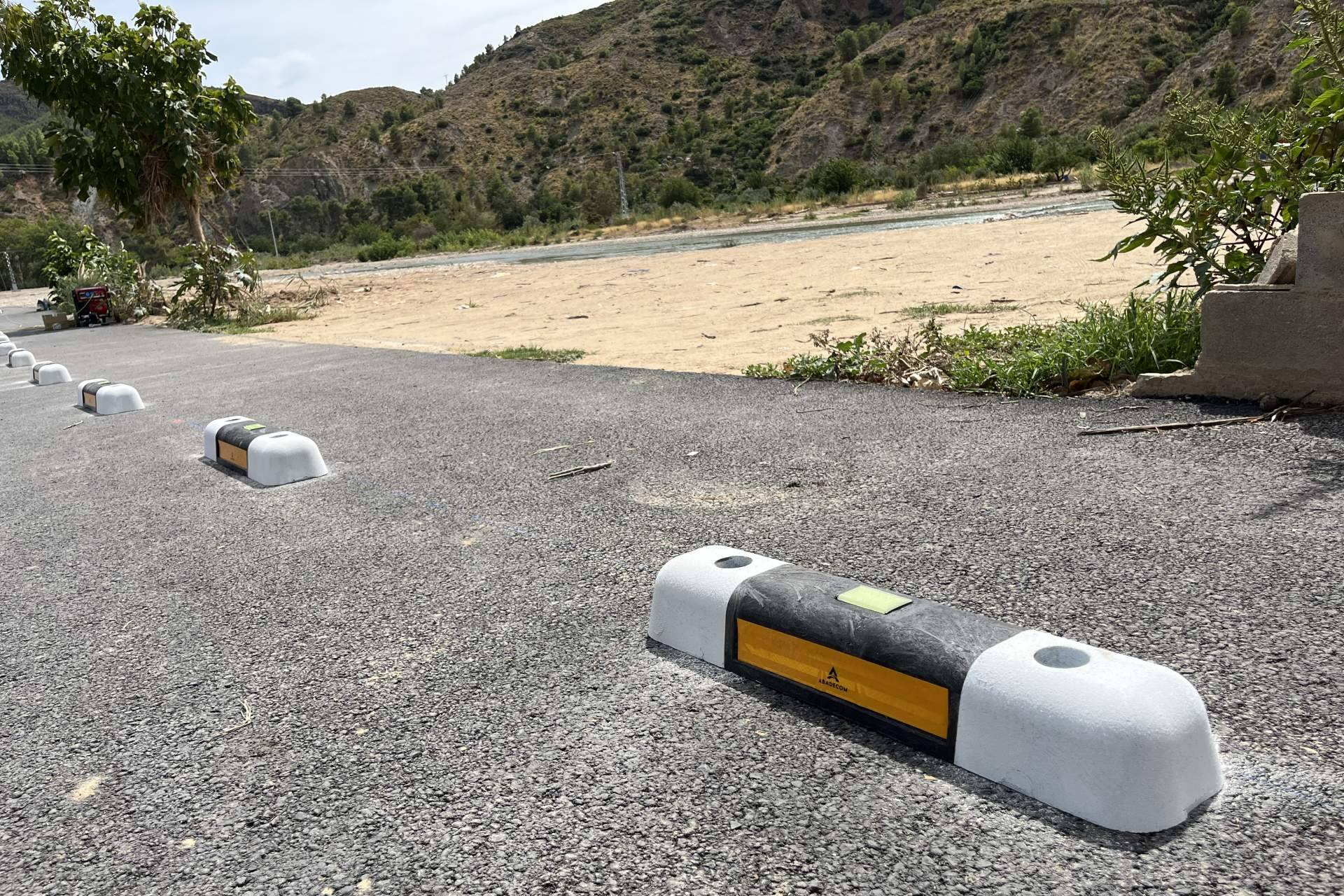 Ciudades más seguras; Abadecom Urban desarrolla un separador fotoluminiscente para carriles bici