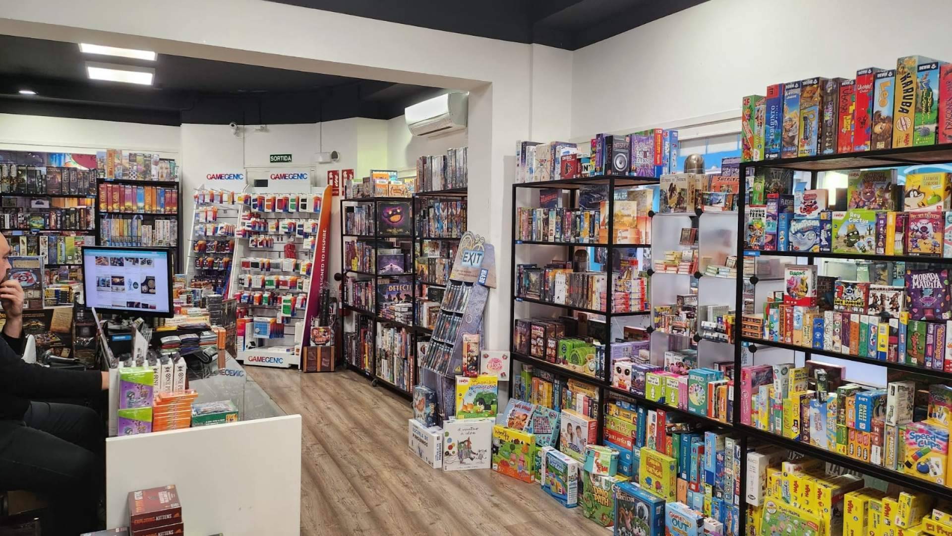 Mathom Store, la tienda online especializada en juegos de mesa, cartas coleccionables y rol con envío mundial