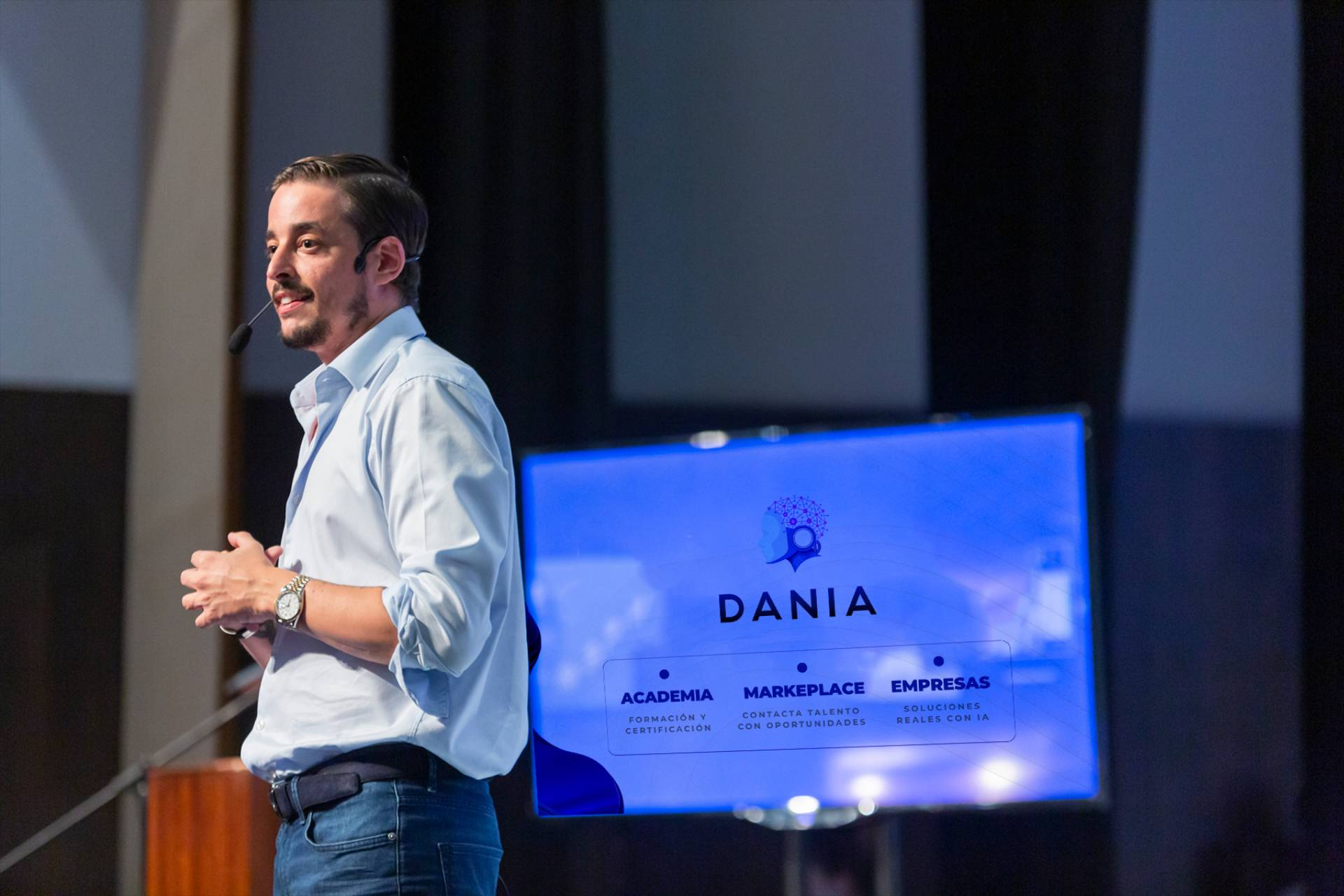 DANIA impulsa a las empresas hispanas con el ecosistema de IA líder en automatización