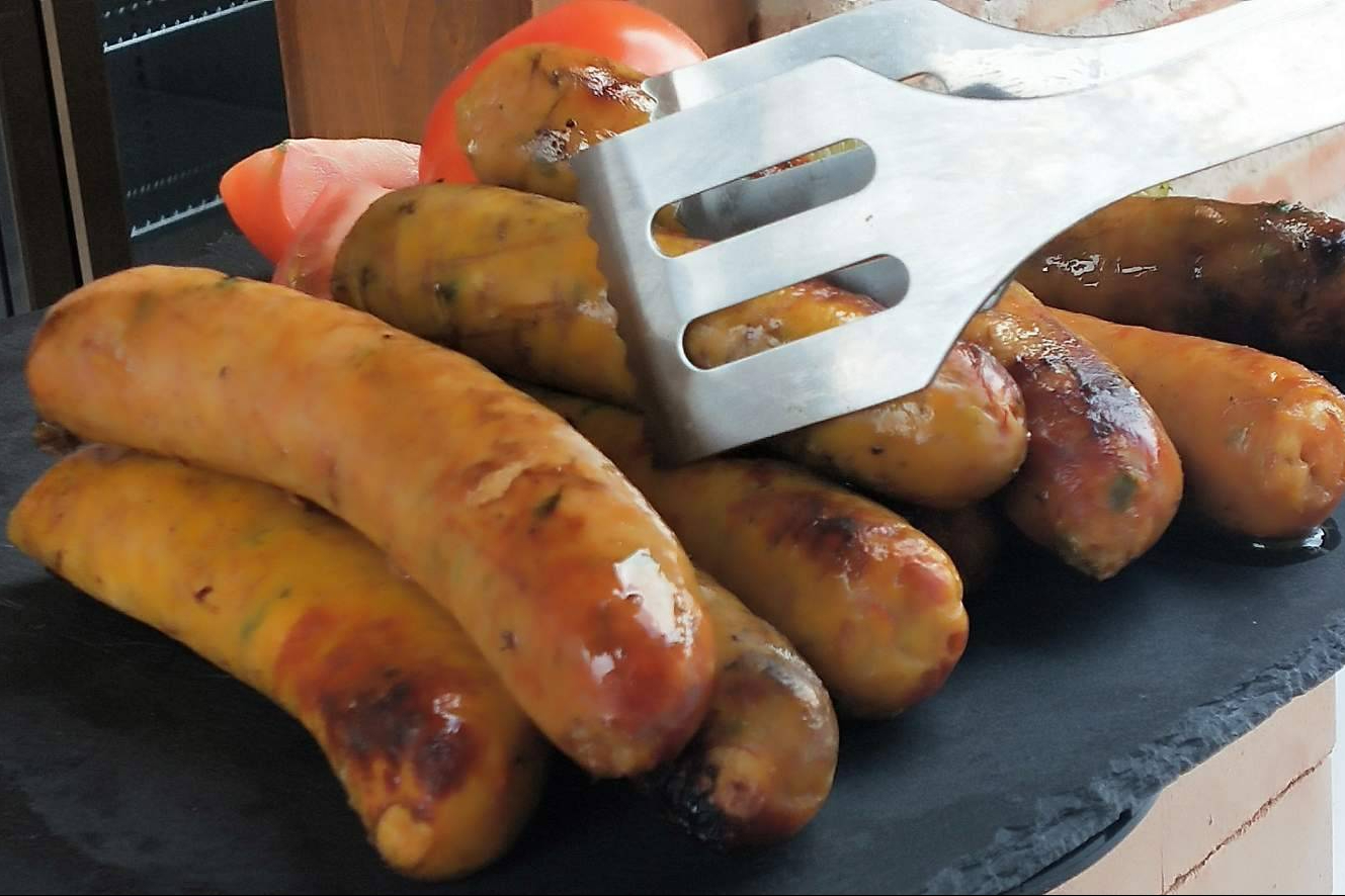 D’Carnilsa consolida su expansión en España con embutidos colombianos y productos típicos latinoamericanos