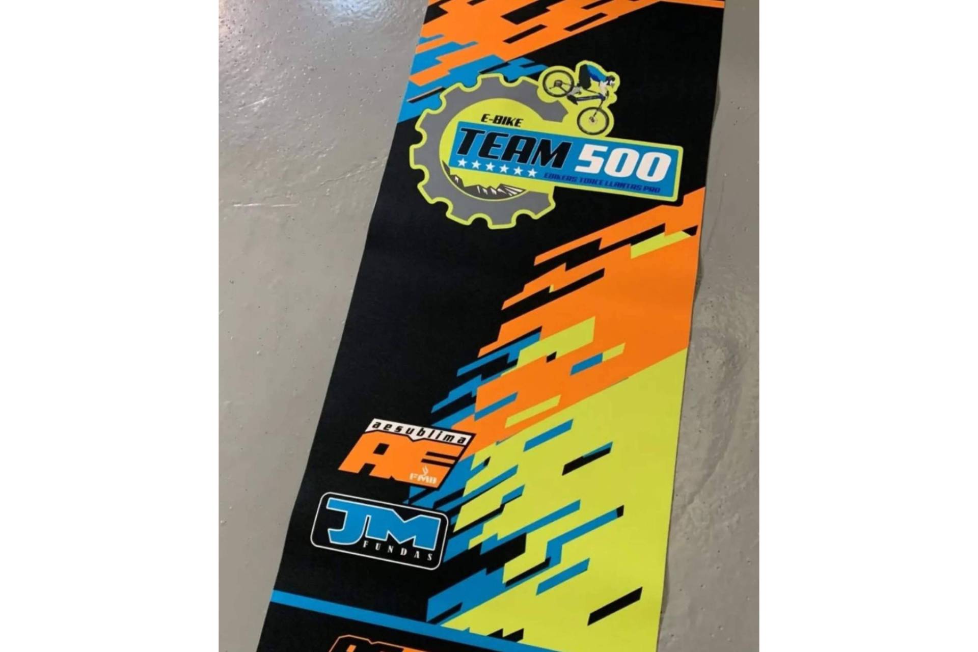 Nuevas alfombras resistentes y personalizadas para moto y quad en el catálogo de Adhesivosembarrados