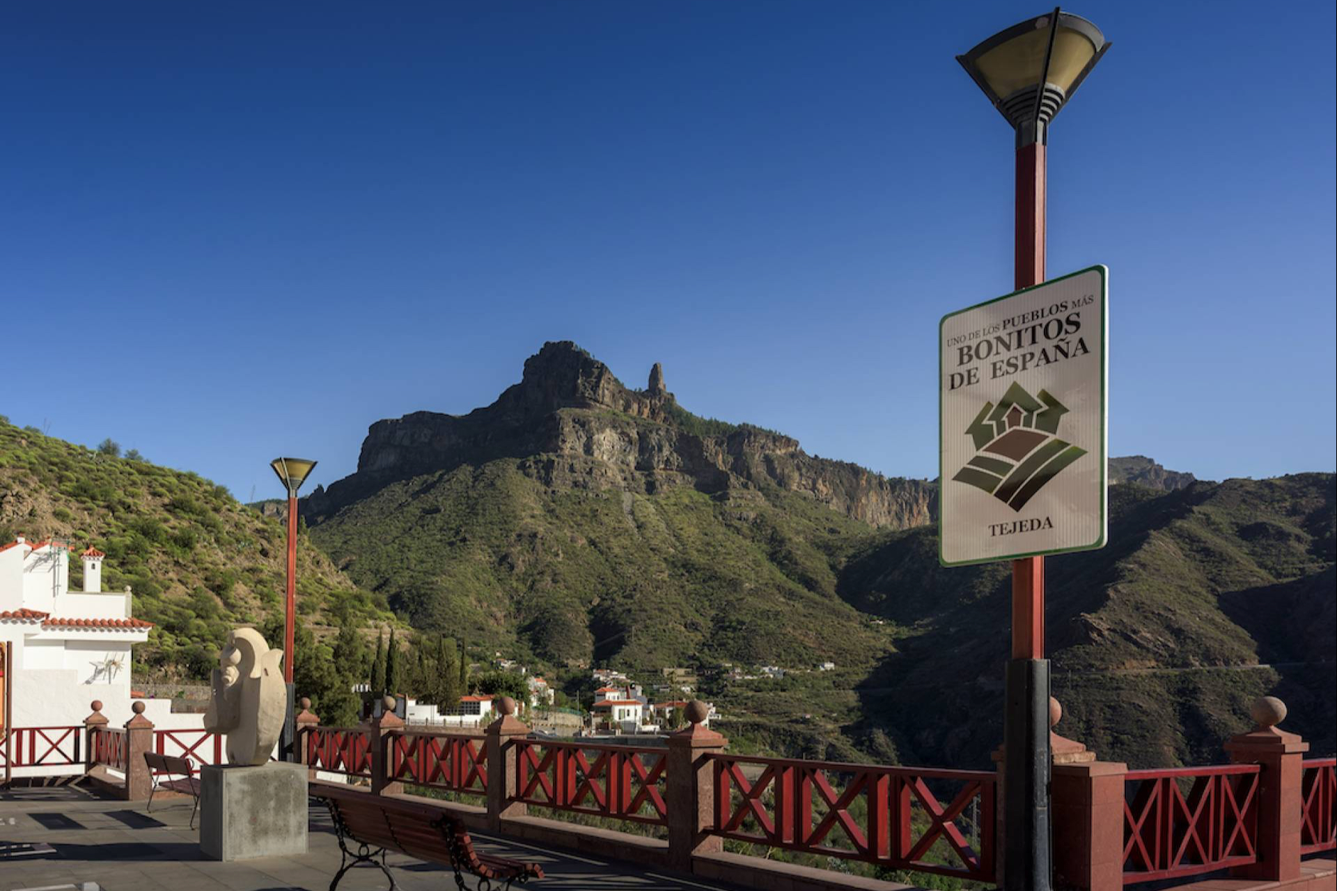 Tejeda, uno de los cinco pueblos finalistas del concurso 'Juntos Brillamos Más' de Ferrero Rocher