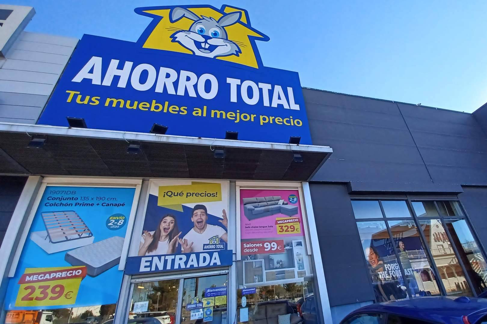 Ahorro Total celebra el Black Friday con descuentos especiales en muebles y presencia nacional consolidada