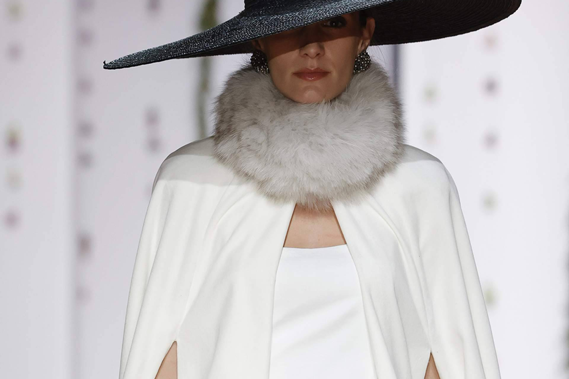 Capas para novias; Capas Capicúa se estrena en moda nupcial con su colección en Atelier Couture 2025
