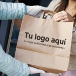 Las bolsas de papel baratas se consolidan como una de las opciones preferidas de los negocios españoles