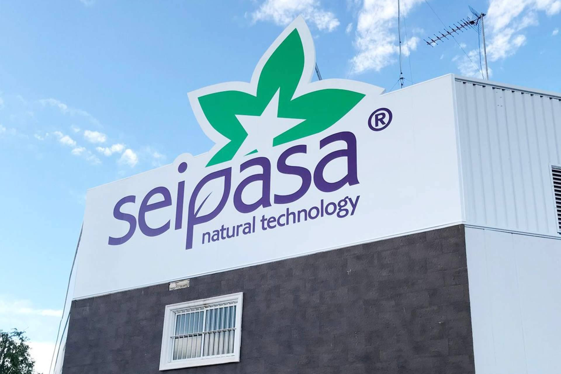 Rótulos Cecilio impulsa la imagen de los negocios con su servicio profesional de rotulación de fachadas