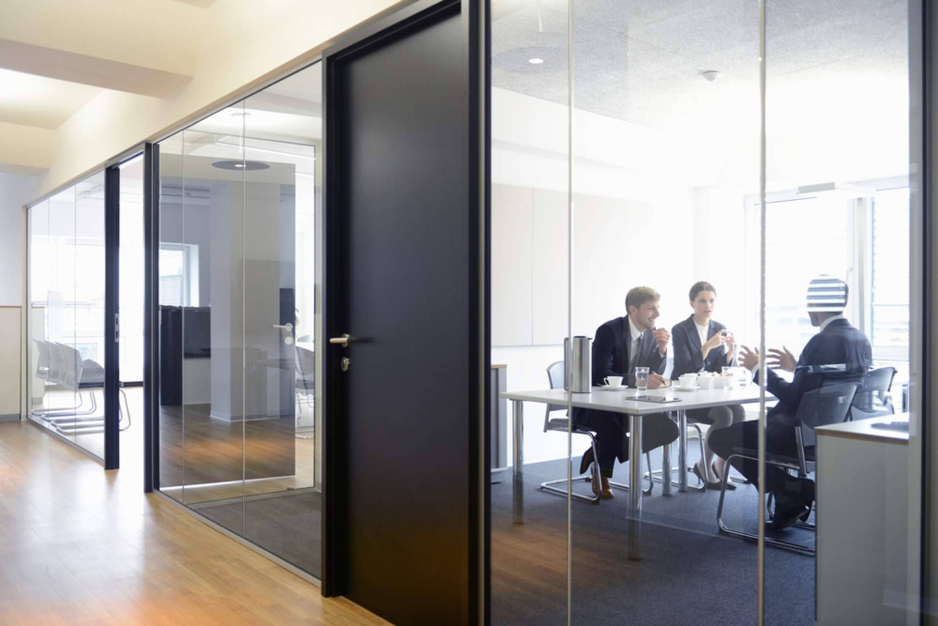 La escuela de negocios IEAD ofrece programas formativos flexibles para futuros líderes empresariales