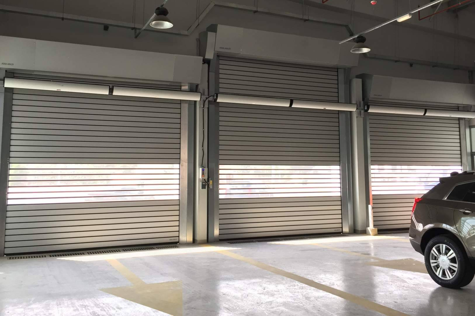 Las puertas rápidas de alto rendimiento de ASSA ABLOY optimizan accesos en múltiples sectores profesionales