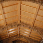 Caliplac destaca la primavera como el periodo óptimo para instalar paneles sándwich de madera en cubiertas