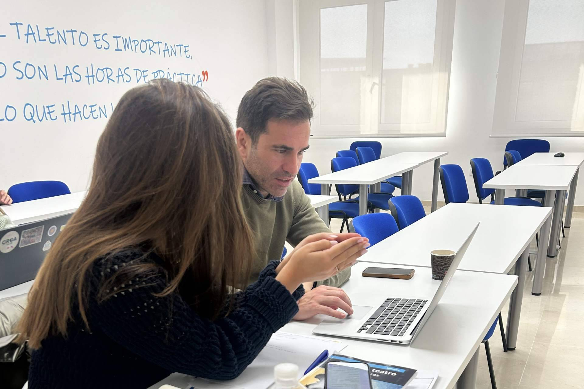 Organización y productividad como claves para aprobar oposiciones de maestros