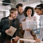 La IA se abre paso en la comunicación interna con un reto claro; no sonar genérica