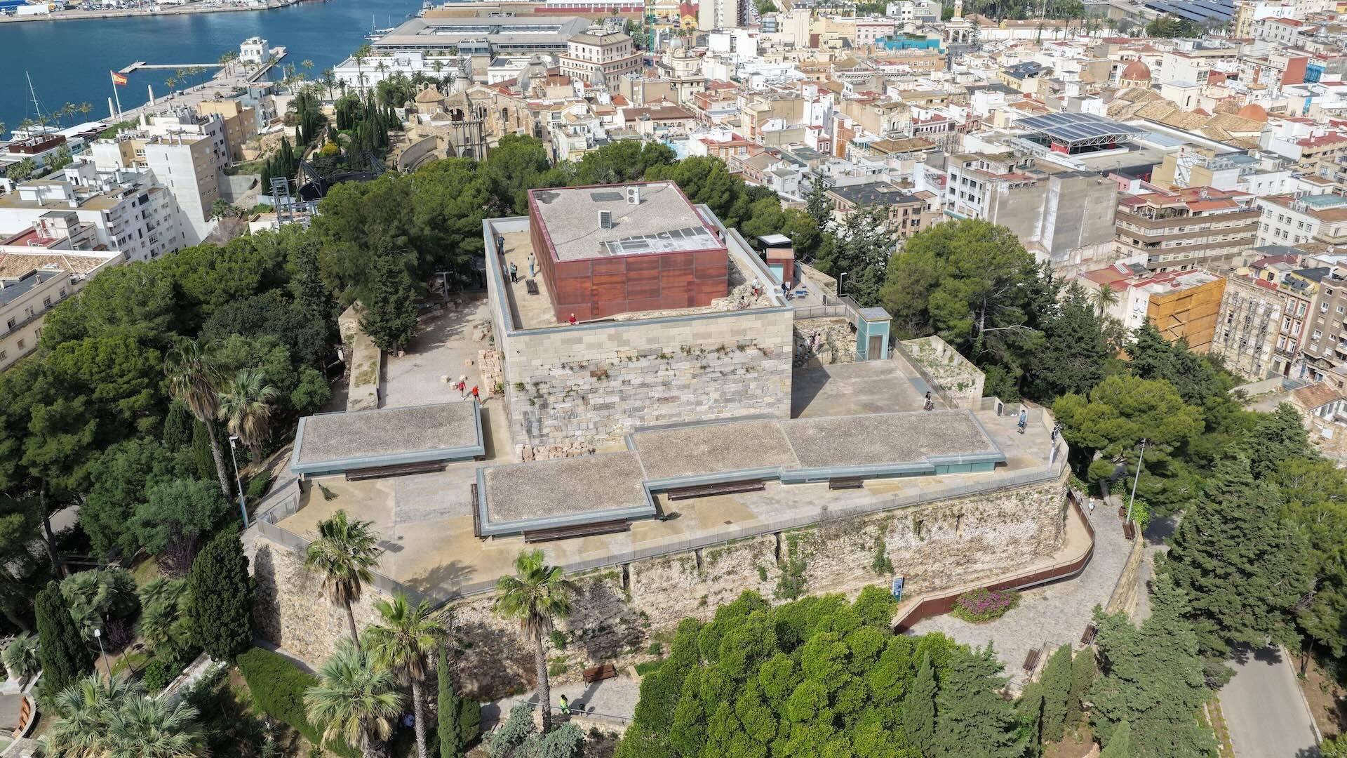 Cartagena con niños, la aventura en familia entre murallas, barcos  y castillos de Puerto de Culturas