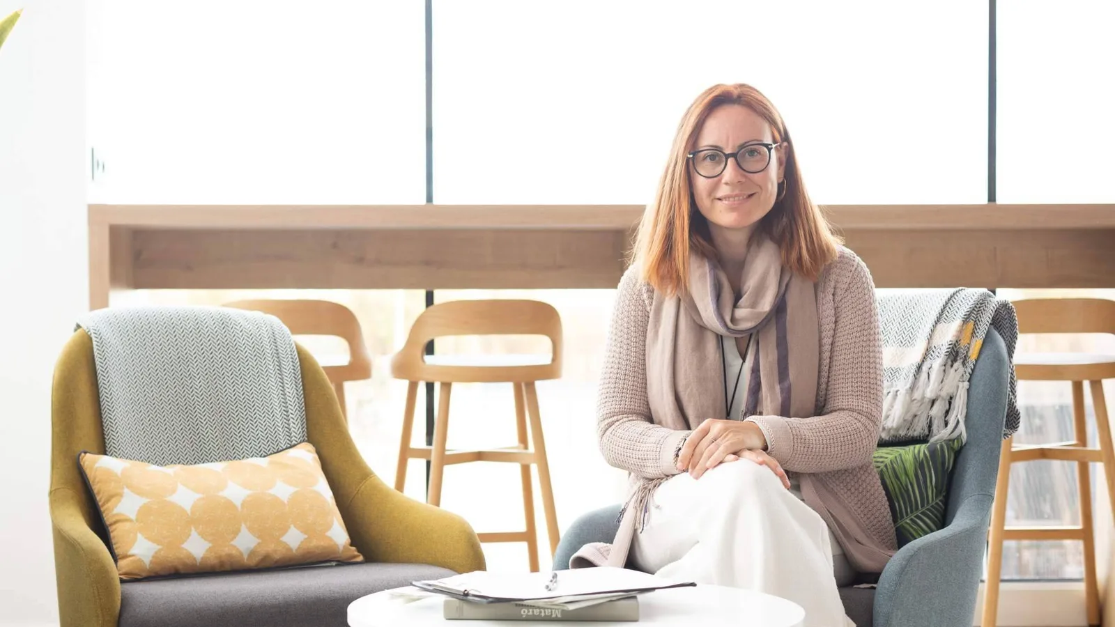 Laura Folch Solé propone un enfoque integrativo para comprender el origen de los patrones relacionales